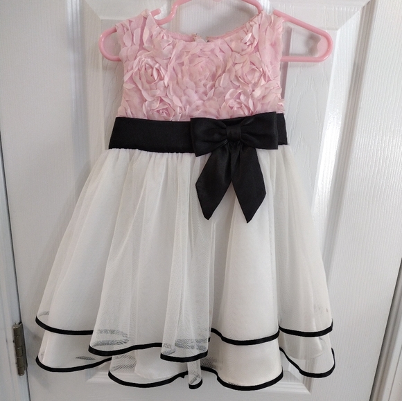 2T-- Beautiful Pink, black, and white toddler dress - Picture 3 of 3